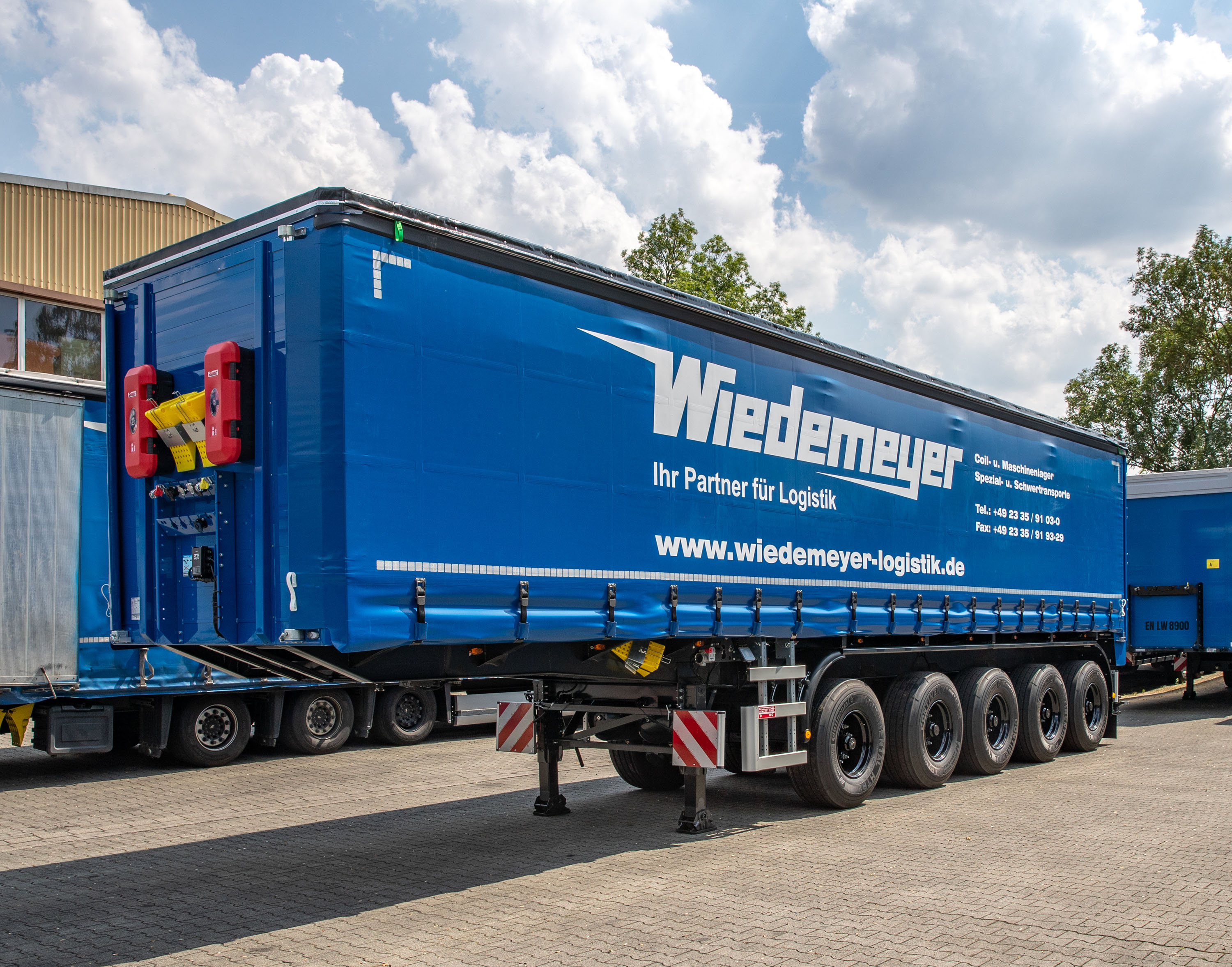 Neue Fahrzeuge von Wiedemeyer Logistik in Szene gesetzt