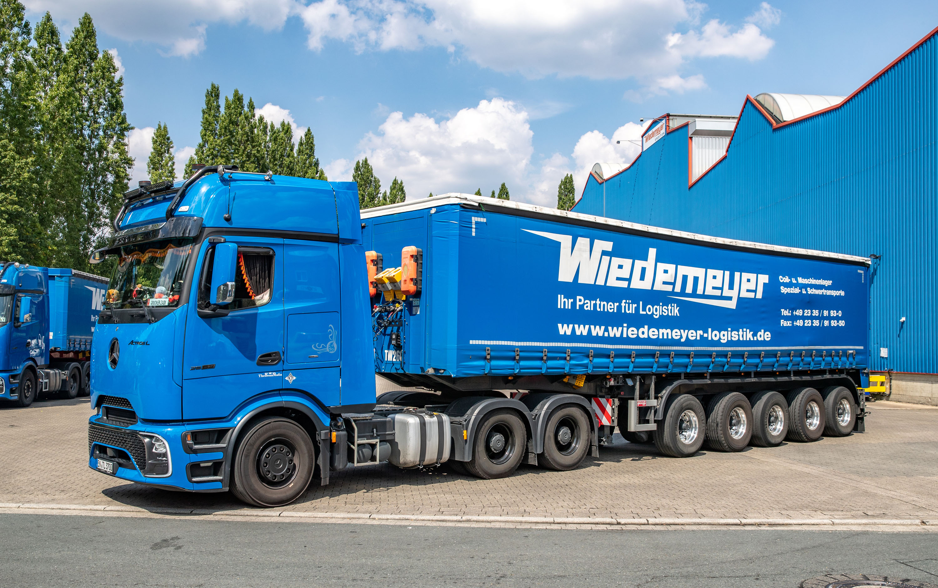 Neue Fahrzeuge von Wiedemeyer Logistik in Szene gesetzt